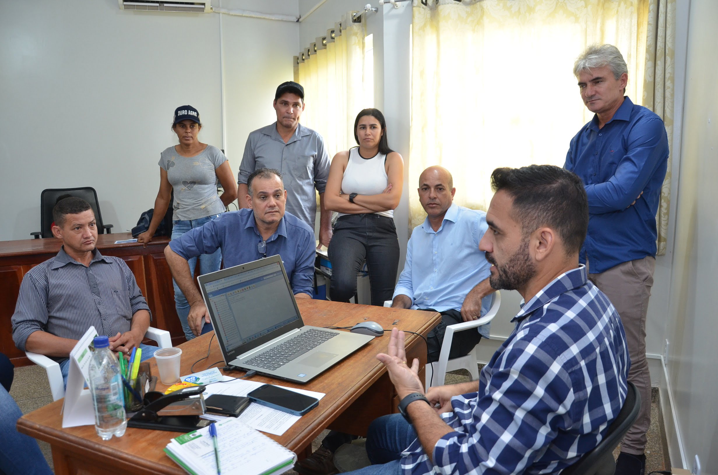 Ismael Crispin pede o retorno do programa "Tchau Poeira" durante agenda do Governo Itinerante em Seringueiras