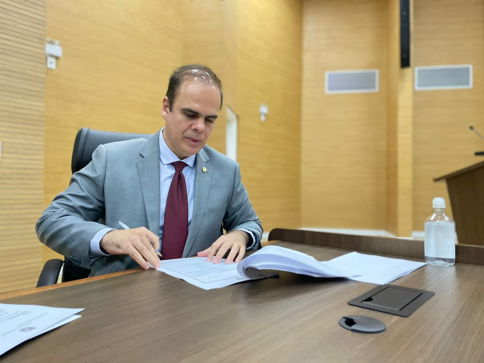 ALE aprova projeto de Lei do Deputado Alan Queiroz sobre a notificação compulsória por parte dos hospitais sobre o nascimento de crianças com fissura labiopalatina no Estado