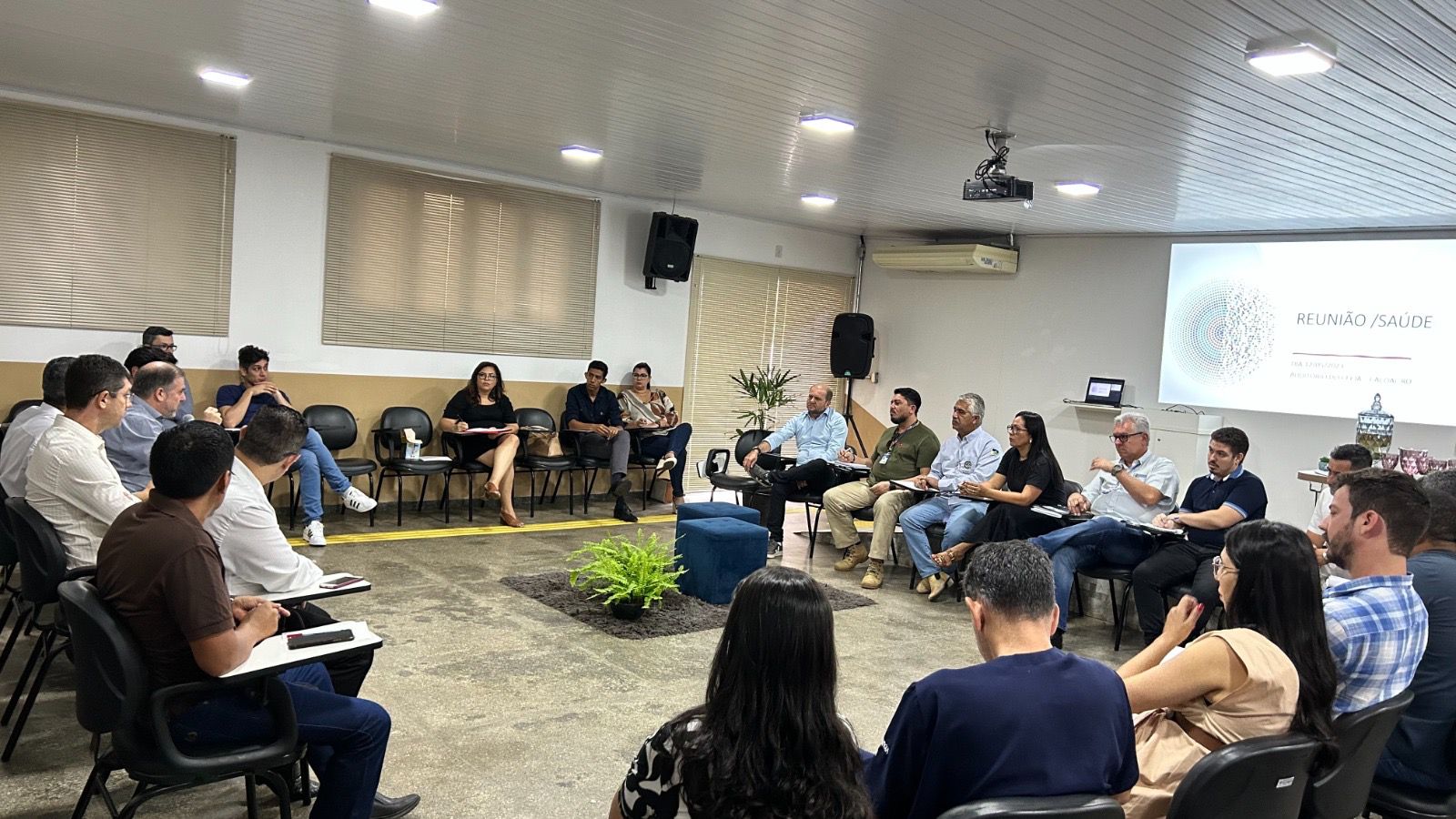Em reunião dos médicos com secretário de saúde, Cirone defende reajuste salarial para a categoria  