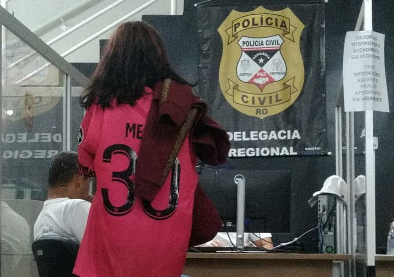 Adolescente vai para Ariquemes pendurada em caminhão e é abusada ao pedir carona para voltar