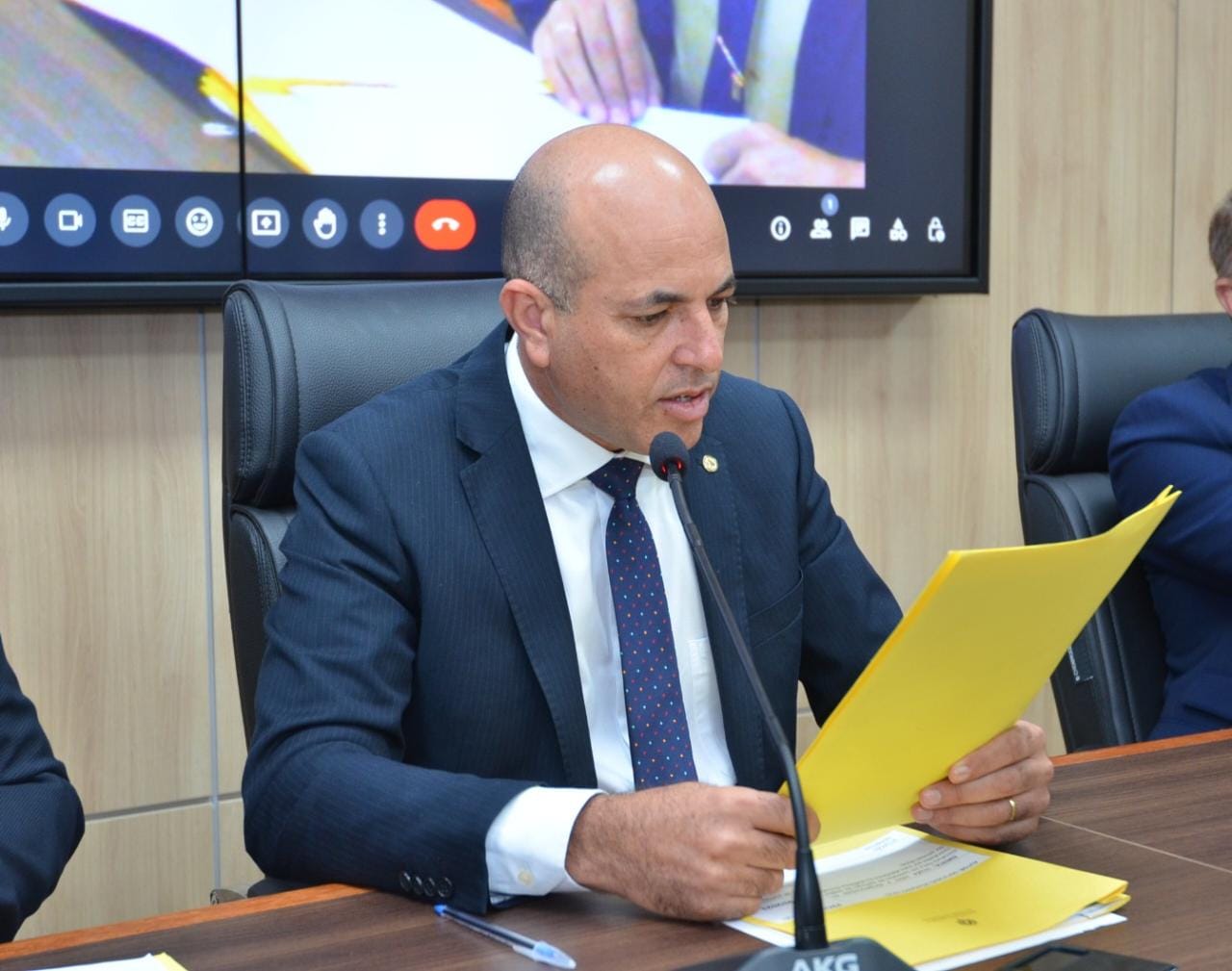 Ismael Crispin pede aumento de vagas para Peritos Criminais e Agentes de Criminalística