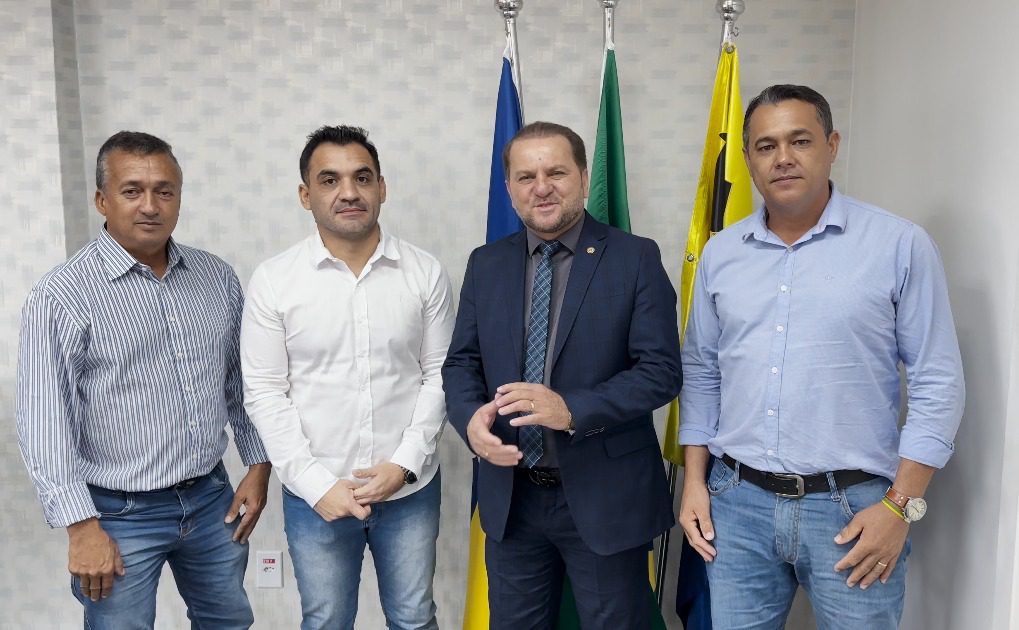 Cirone anuncia a sinalização da Rodovia Lúcia Tereza
