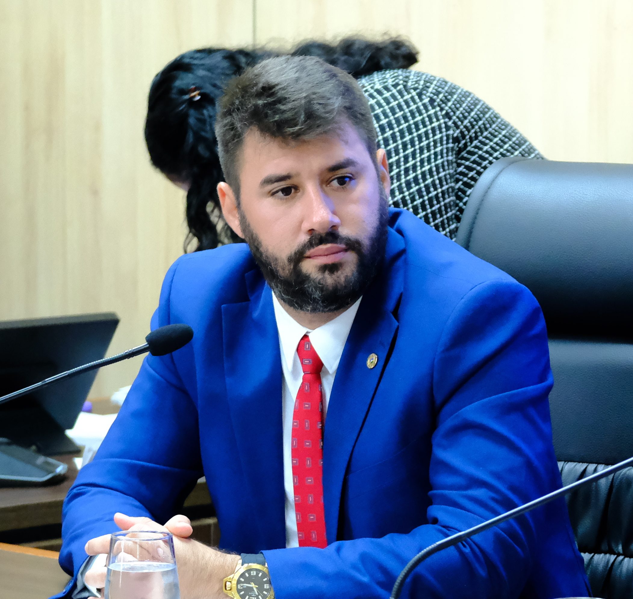 Deputado Nim Barroso destina R$ 100 mil para compra de medicamentos