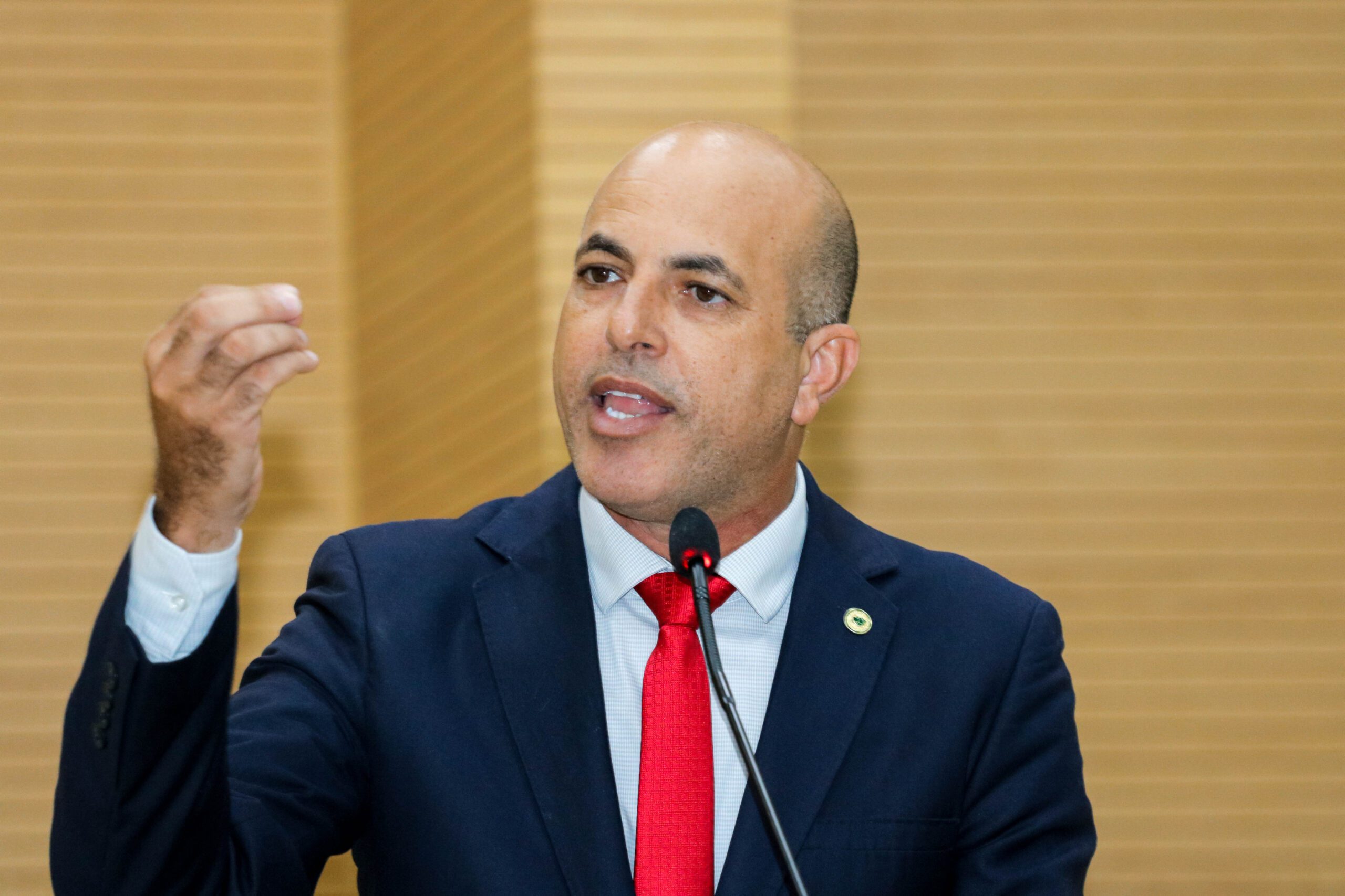 Ismael Crispin destaca importância do Parlamento na execução de políticas públicas