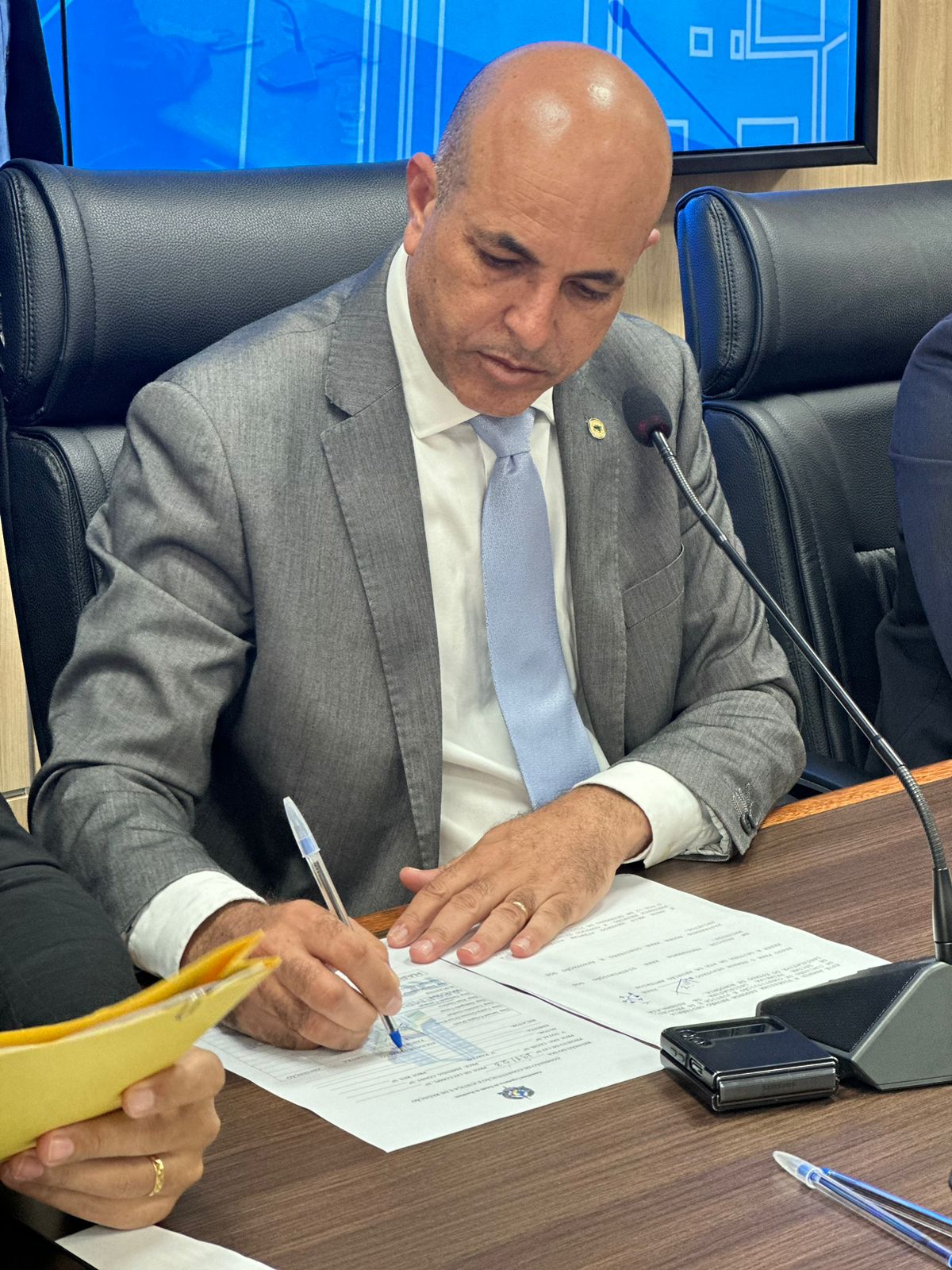Deputado Ismael Crispin pede melhorias na RO-420 no trecho que liga Buritis aos distritos de Rio Branco e Jacinópolis.