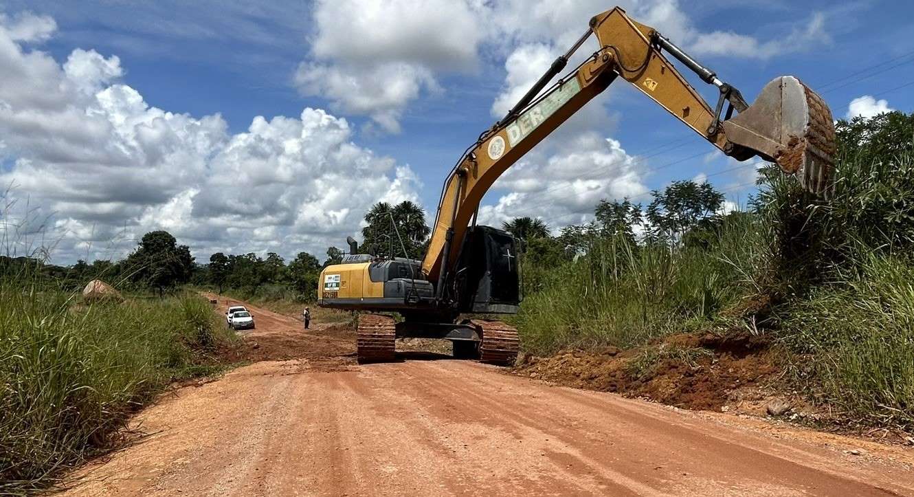 DER inicia recuperação da RO 418, em Cacoal
