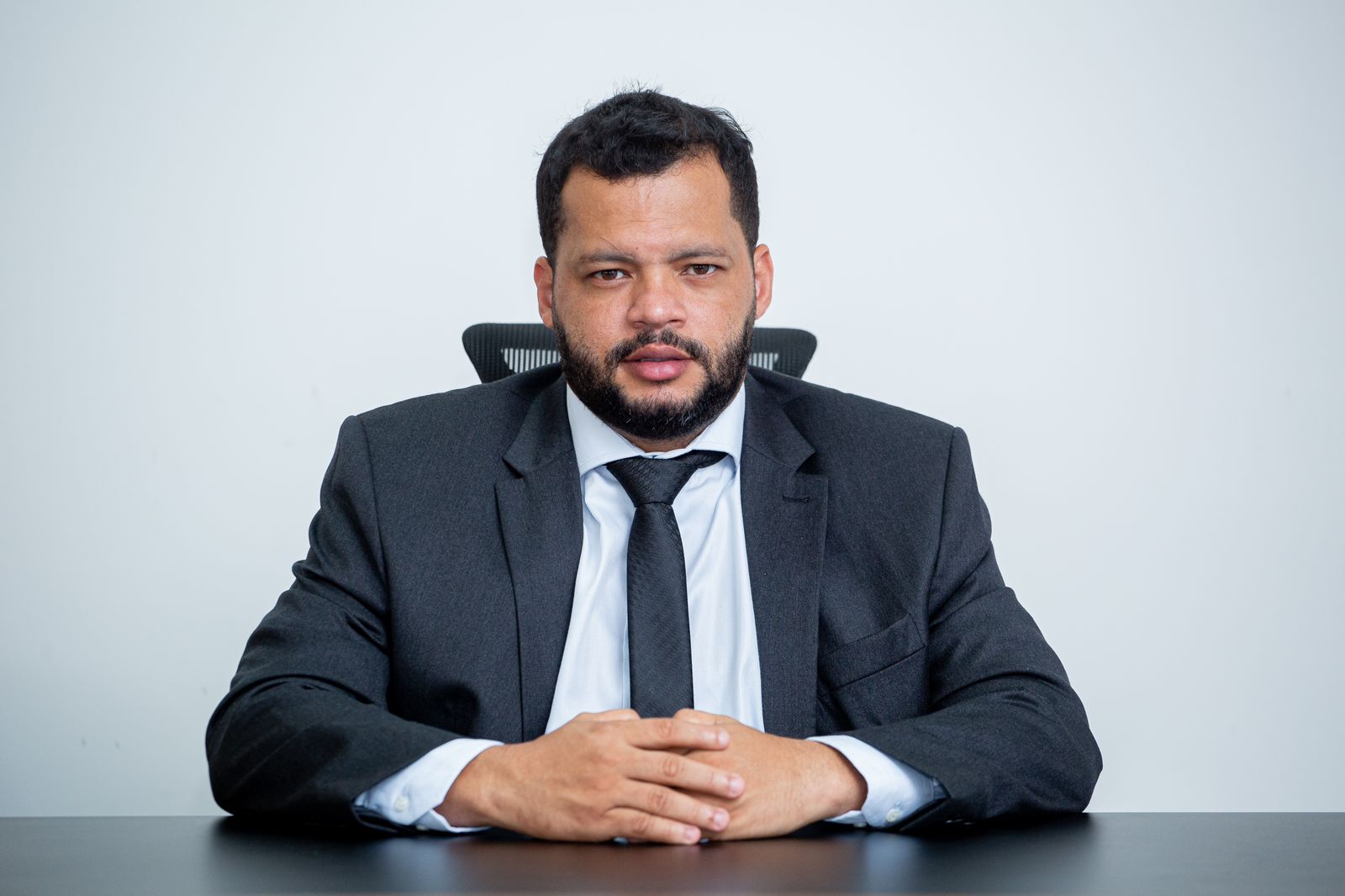 Deputado Edevaldo Neves critica gestão de Marcus Rito e desafia secretário a passar um mês trabalhando dentro das carceragens como policial penal