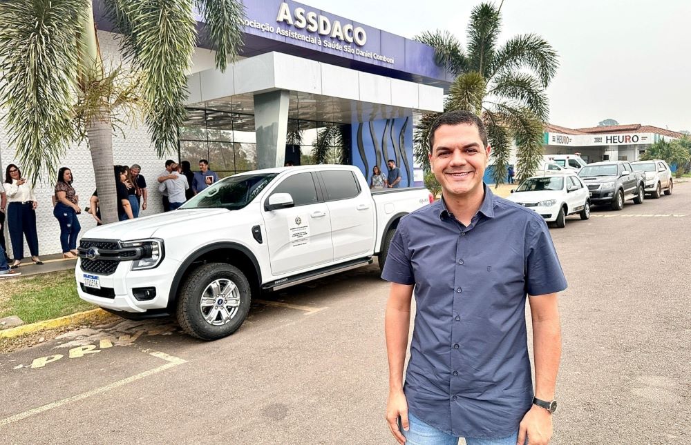 Camionete adquirida por emenda de Cássio Góis fortalece ações da Assdaco no combate ao câncer