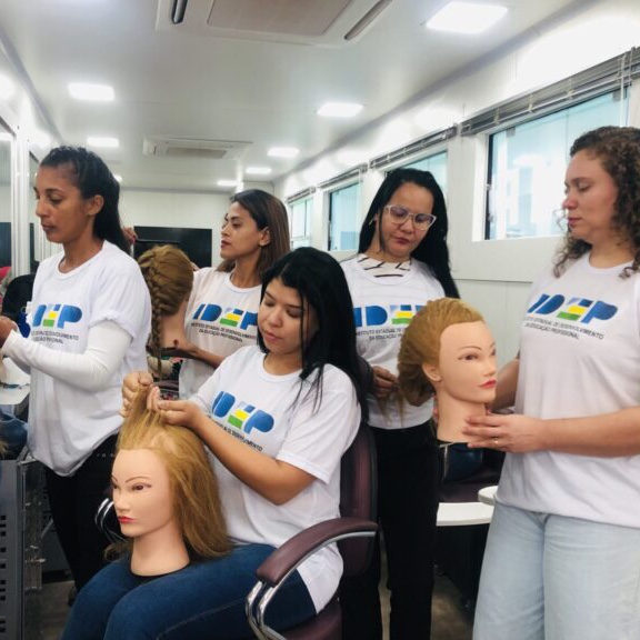 Inscrições para cursos profissionalizantes na área da beleza estão abertas até terça-feira,18, em Guajará-Mirim