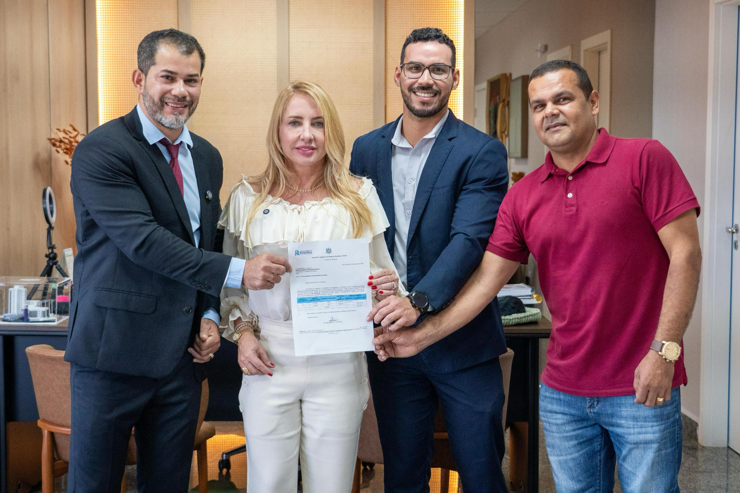 Vereador Nilton Souza e Deputada Ieda Chaves garantem melhoria no transporte da Polícia Penal