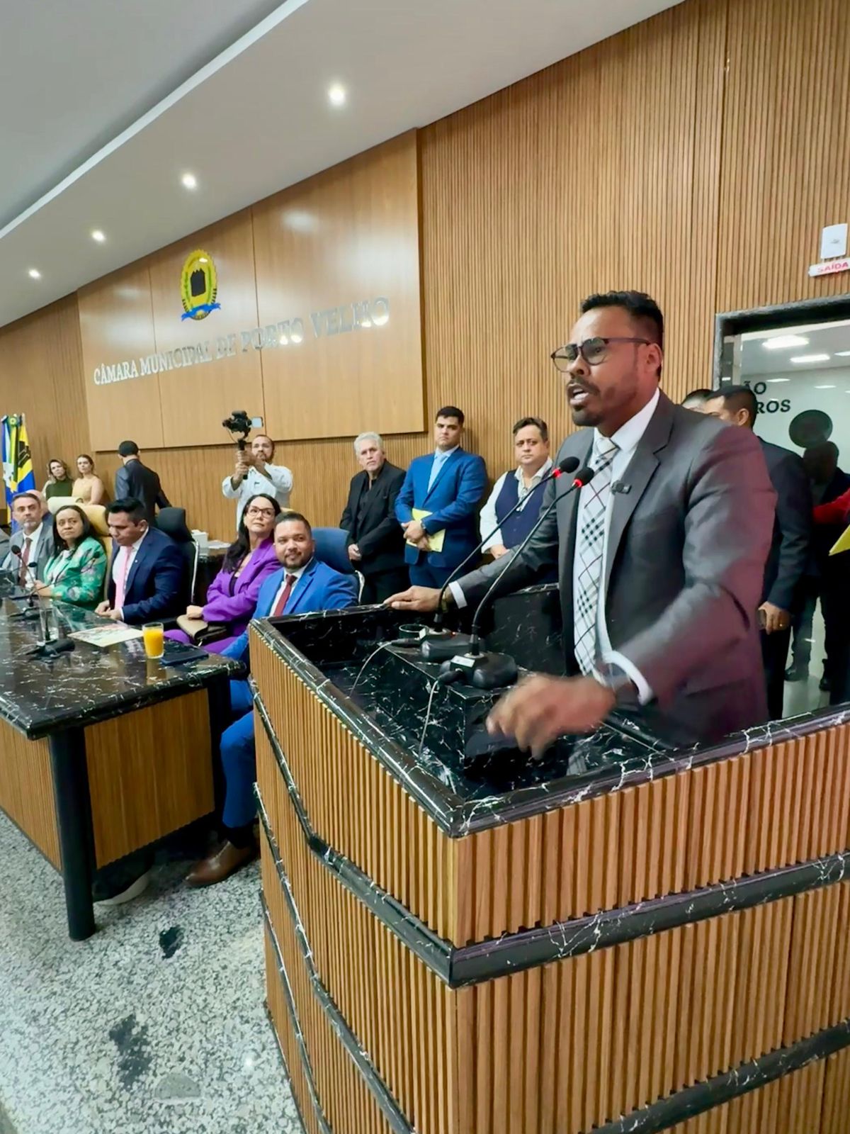 Dr. Santana cobra retomada das obras do Tchau Poeira e conclusão do HEURO em Porto Velho