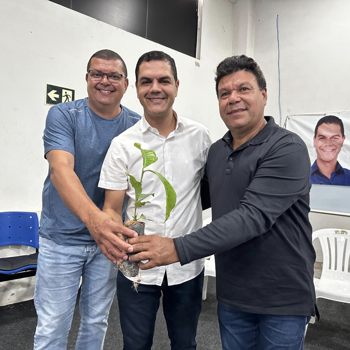 Deputado Cássio Gois entrega 165 mil mudas de café em Ministro Andreazza e beneficia mais de 60 produtores rurais