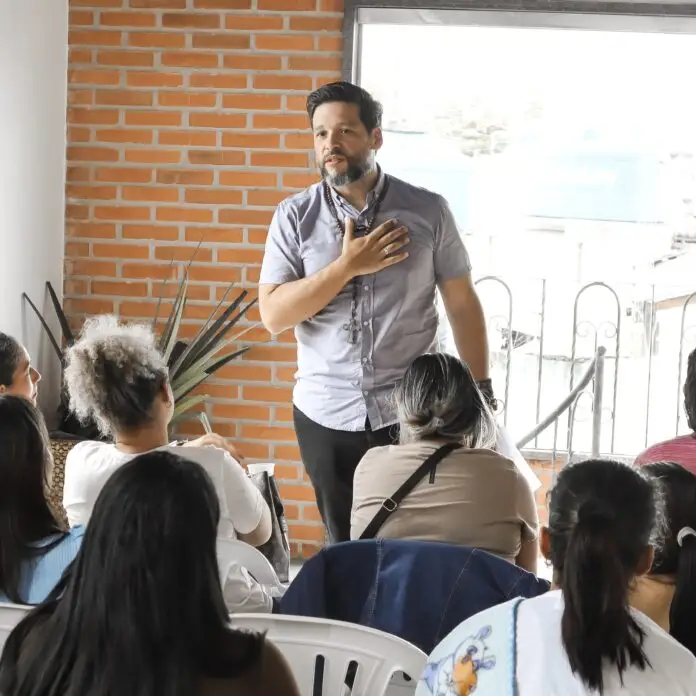 Deputado Delegado Camargo realiza roda de conversa com mães e pais atípicos em Porto Velho