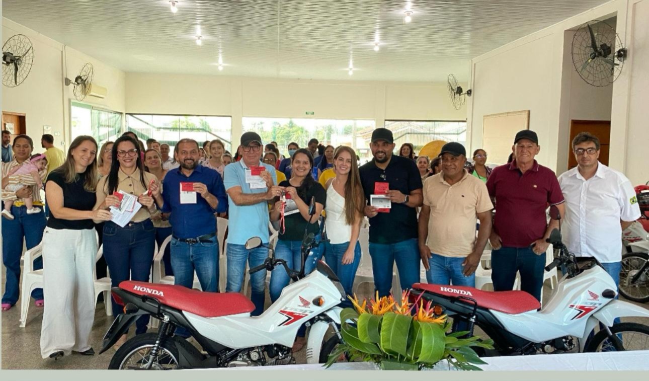 Deputado Laerte Gomes entrega mais 52 motos 0 km para ACSs de Ouro Preto D'Oeste