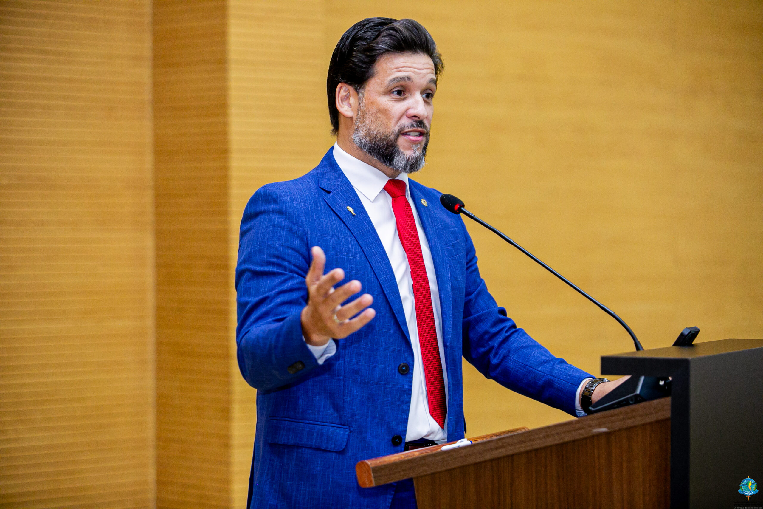 Deputado Delegado Camargo barra aumento de taxas para propriedades rurais em Rondônia.