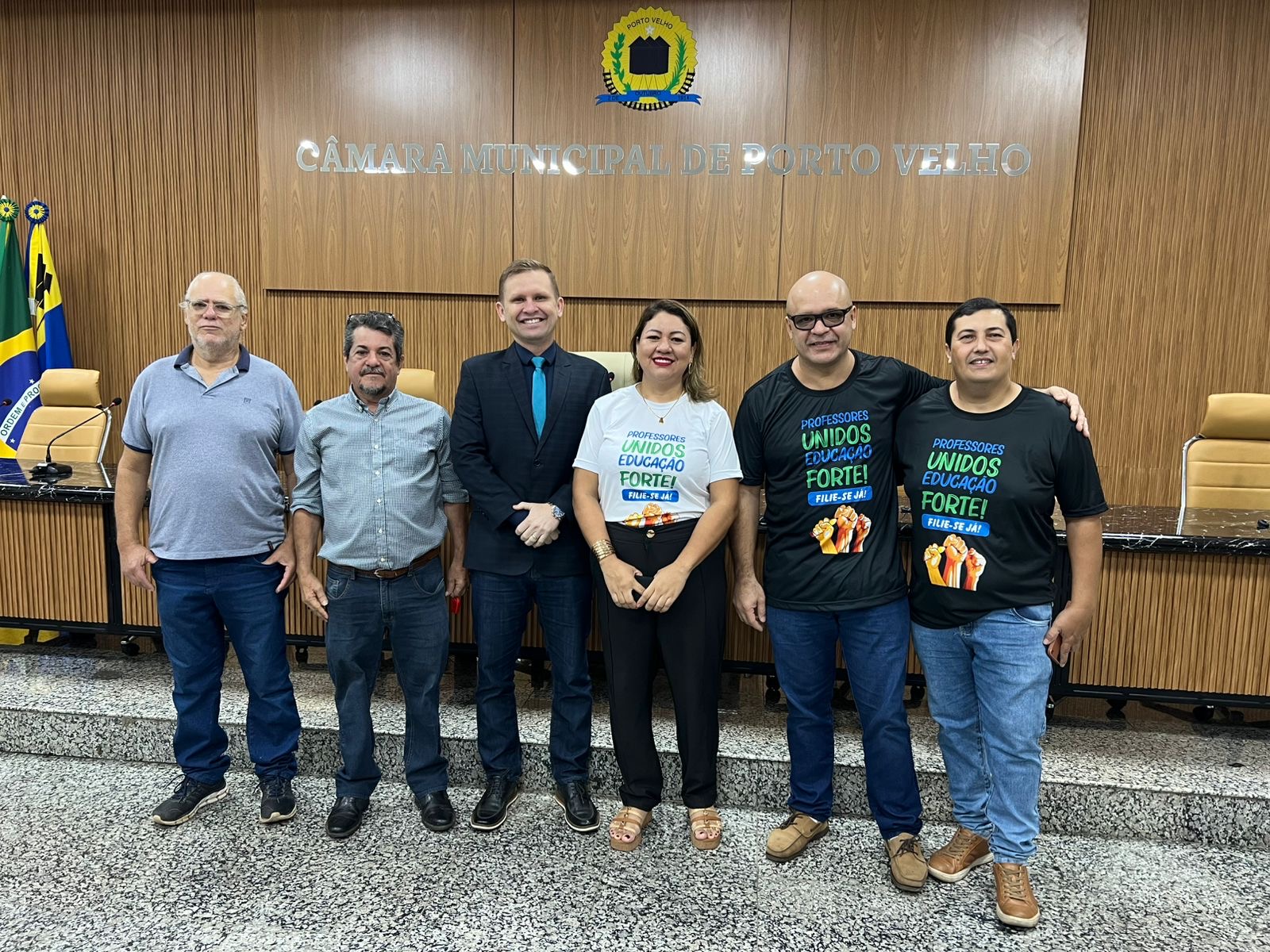 VITÓRIA PARA A EDUCAÇÃO:Câmara aprova plano de carreira para profissionais da rede municipal