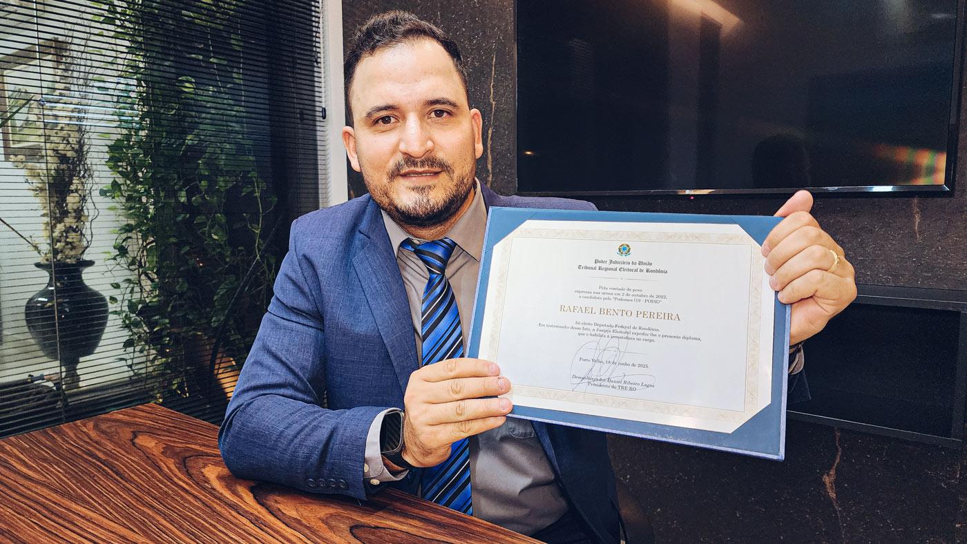 Rafael Fera é  diplomado deputado federal