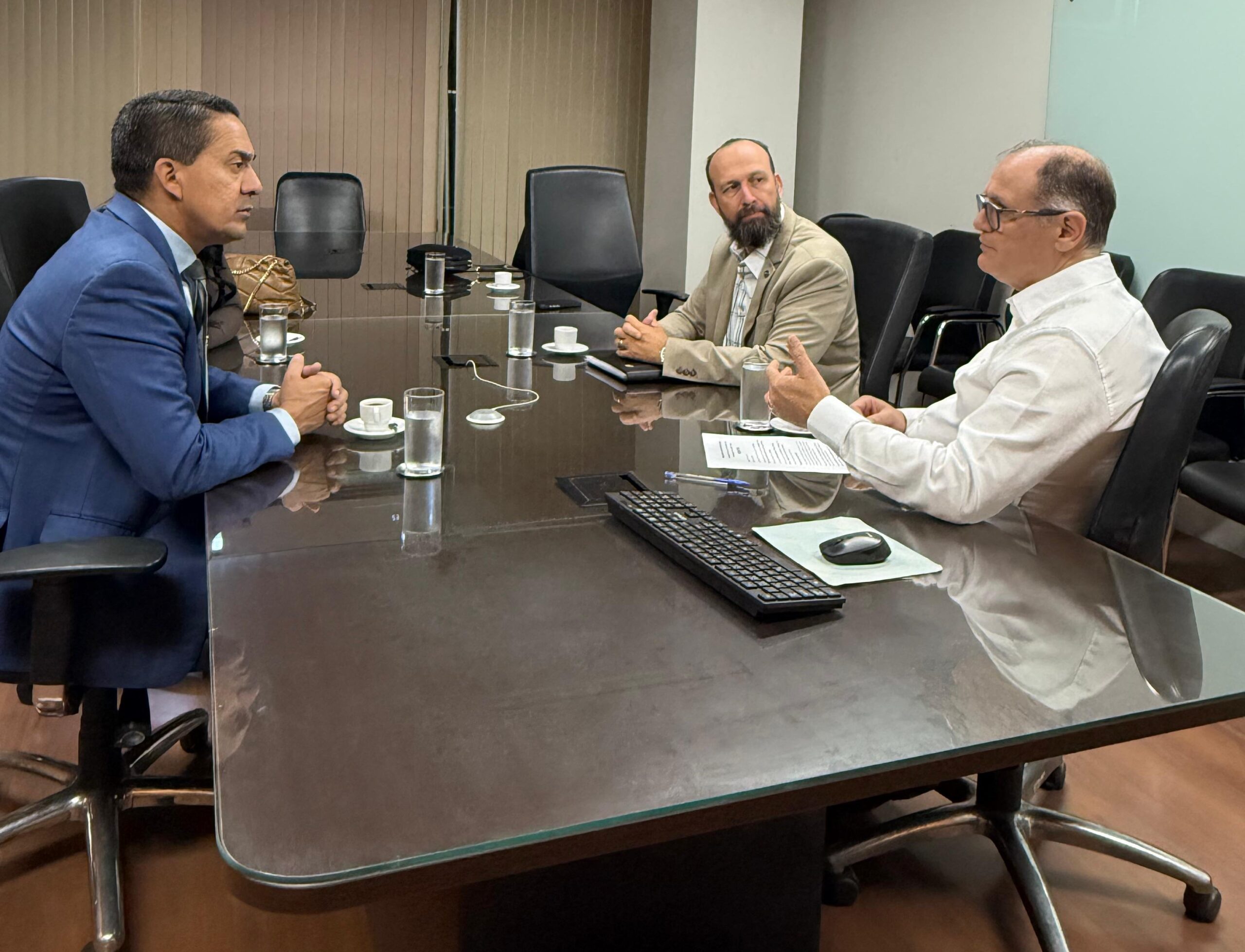 Eyder Brasil garante reforço de 20 novos peritos do INSS para Rondônia