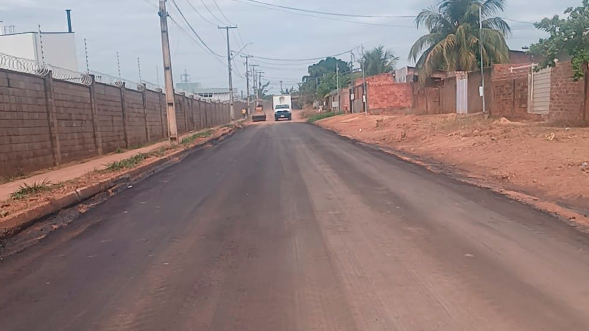 Rua Daniela recebe obras e iluminação após solicitação do vereador Nilton Souza