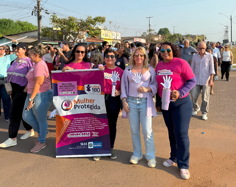Ieda Chaves participa de caminhada pelo fim da violência contra a mulher em Nova Mamoré