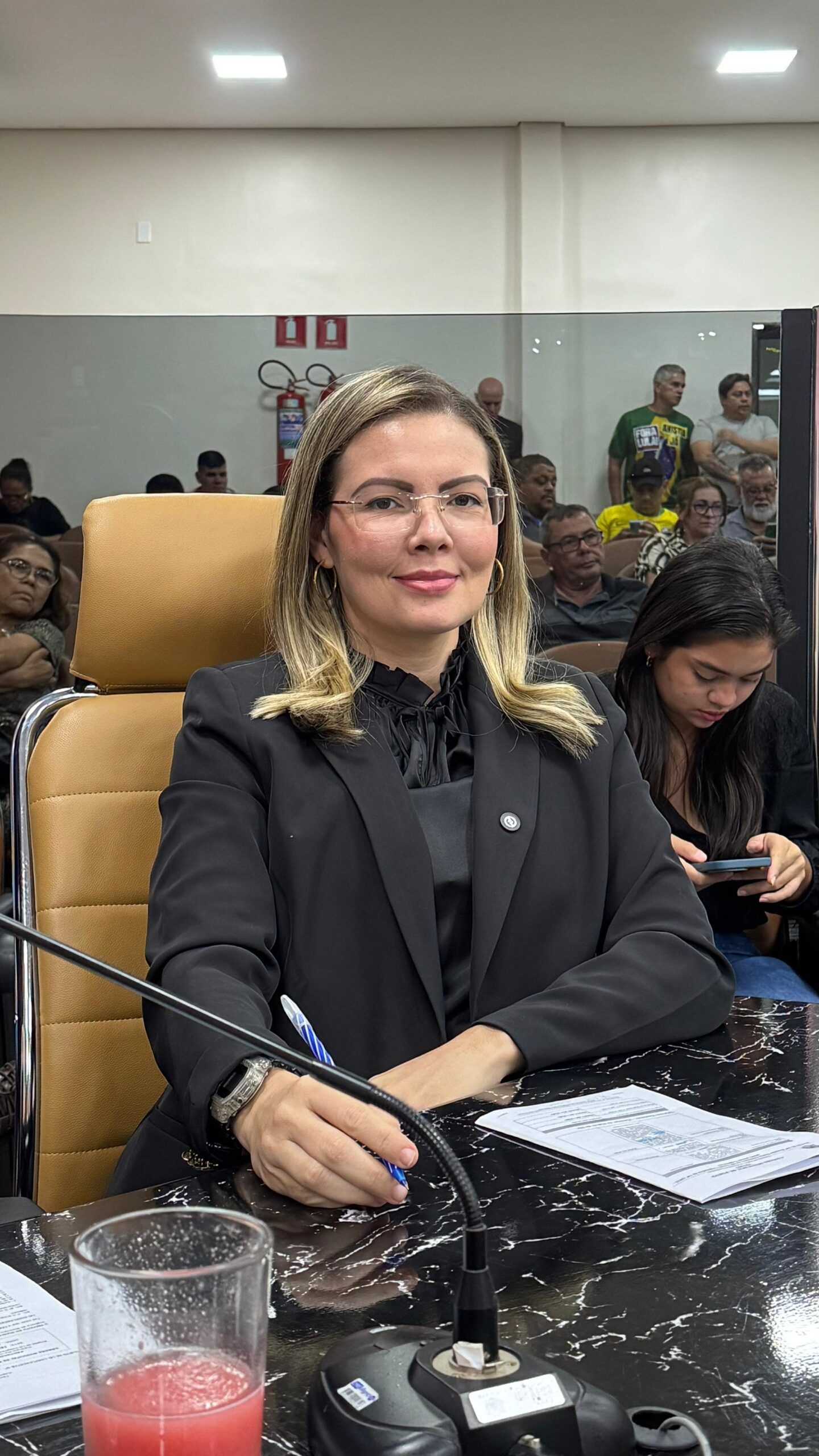DOIS PESOS DUAS MEDIDAS “Câmara defende jornalistas, mas ignorou difamações contra mim”, diz Sofia Andrade