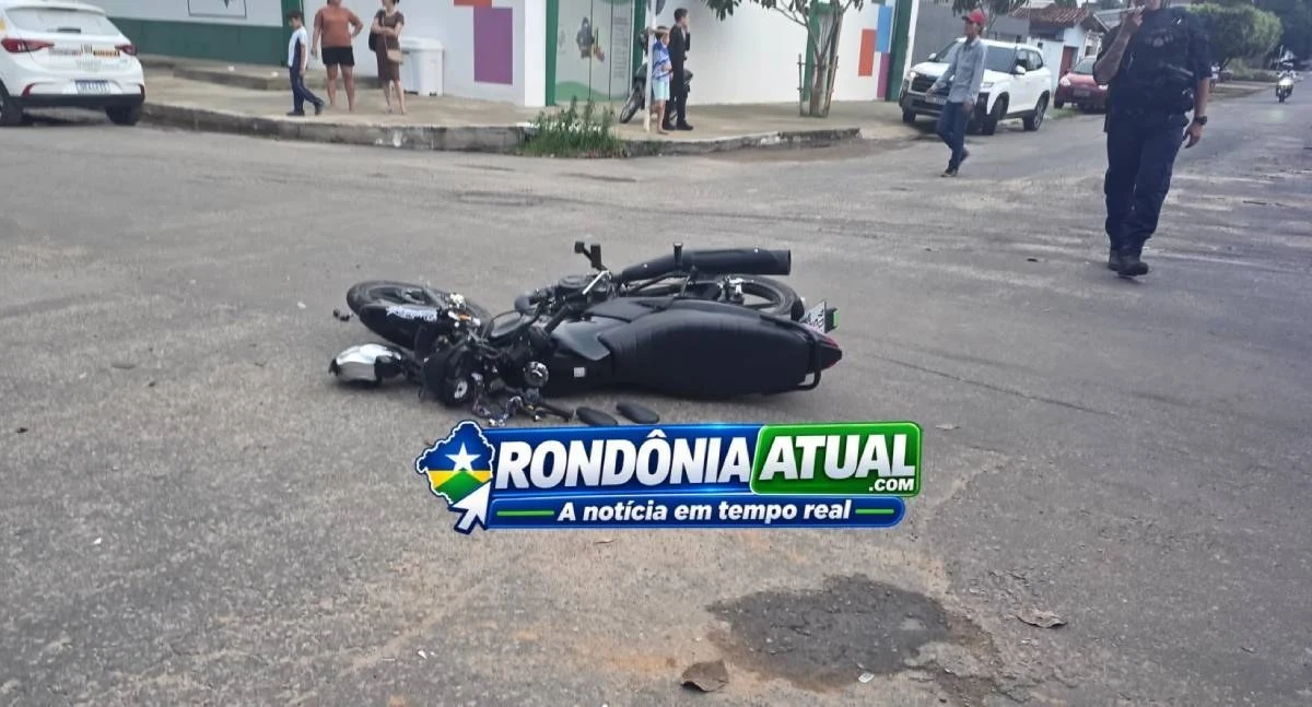 Colisão entre caminhonete e motocicleta deixa feridos em cruzamento movimentado de RO