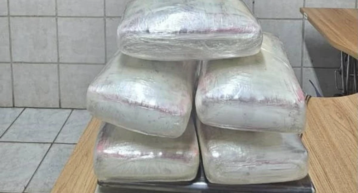 Polícia Militar apreende mais de um quilo de skunk em transportadora de RO
