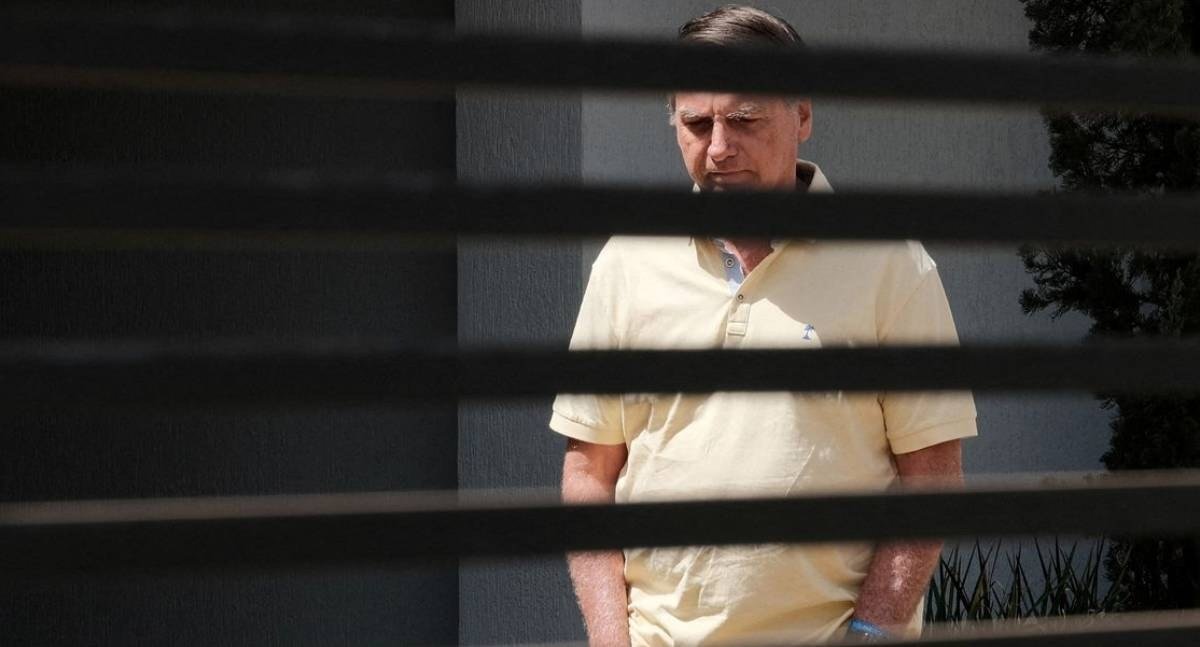 Defesa de Jair Bolsonaro solicita ao STF suspensão de cumprimento de pena
