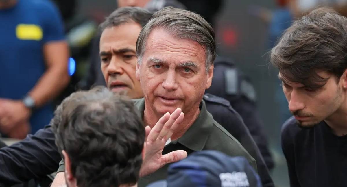 Defesa de Jair Bolsonaro desiste de pedido de suspensão de pena no STF