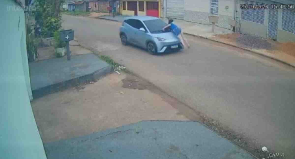 Adolescente de 13 anos fica ferida depois de atropelamento na zona Leste
