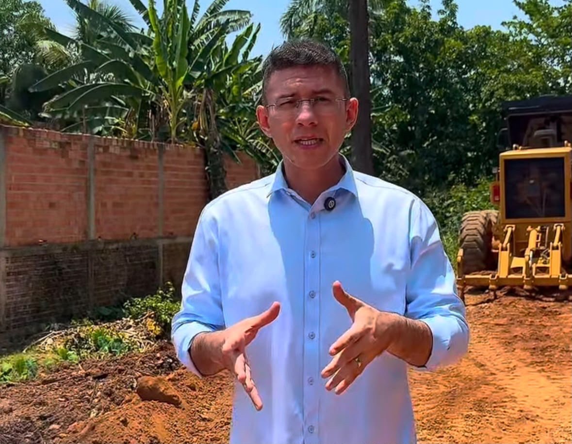 Após cobrança de Pedro Geovar, Prefeitura limpa córrego no Cidade Nova