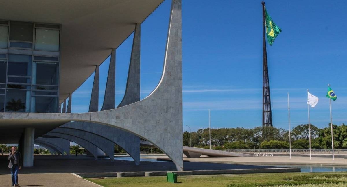 Frente Nacional de Prefeitas e Prefeitos cobra nova relação federativa de candidatos à Presidência