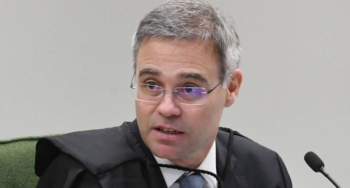 Tribunal Superior Eleitoral inicia julgamento sobre remoção de postagens contra presidenciável