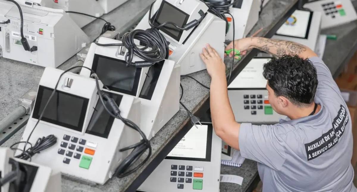 Urna eletrônica de 2026 traz novos recursos de acessibilidade para eleitores