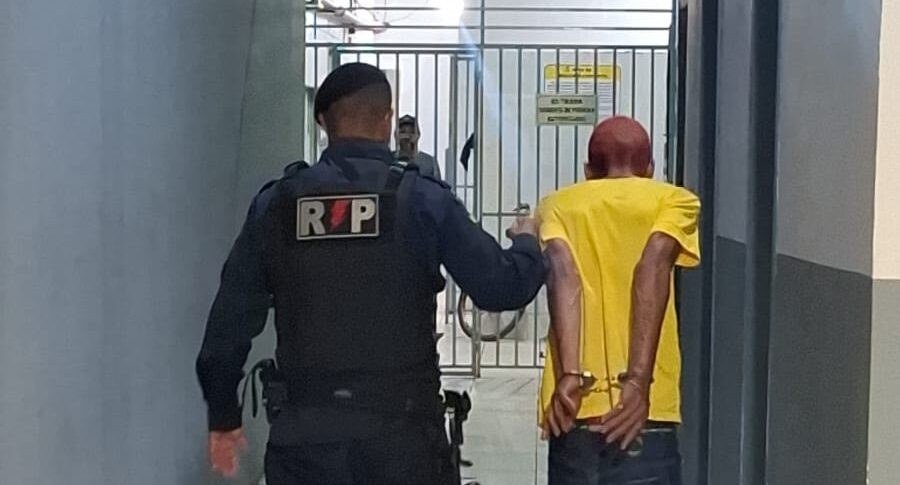 Suspeito armado com faca invade restaurante e rouba celular em Porto Velho