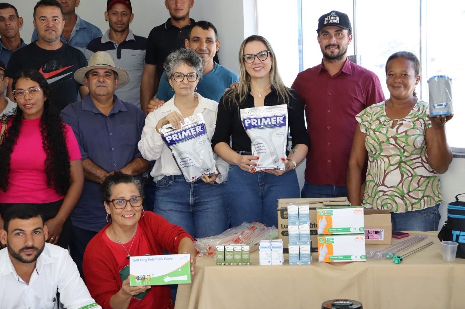Cláudia de Jesus assegura R$ 85 mil em equipamentos para melhoramento genético em Mirante da Serra