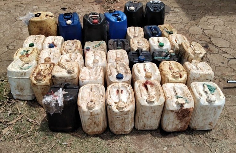 PF apreende 1.000 litros de combustível em porto clandestino