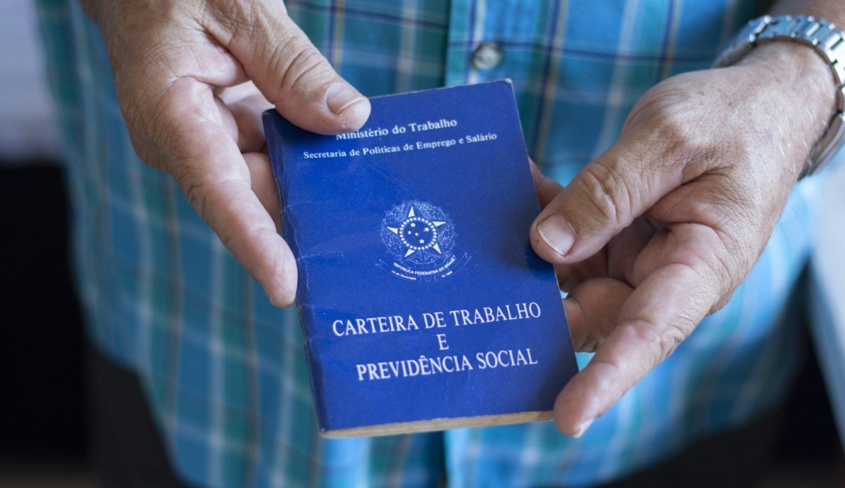 Sine disponibiliza mais de 100 vagas de emprego nesta terça-feira