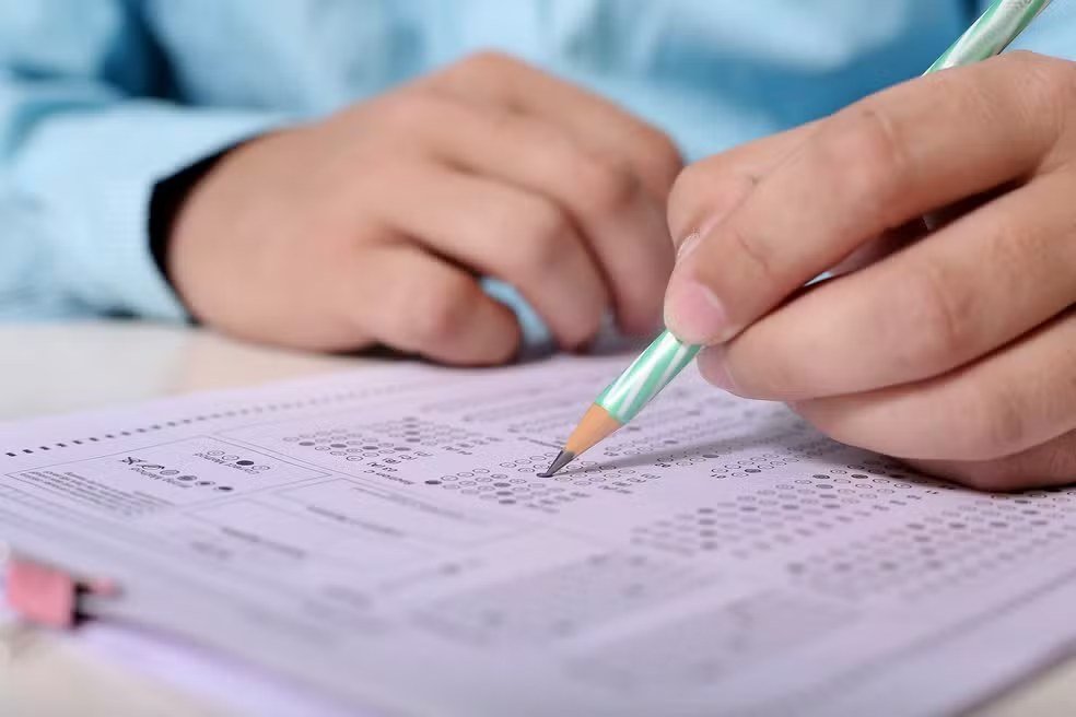 Projeto quer garantir exames gratuitos para candidatos de baixa renda em concursos