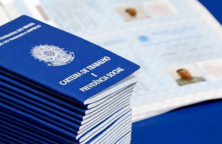 Vagas na comunicação, saúde e construção estão disponíveis no Sine