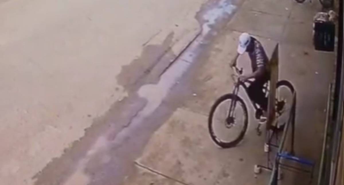 Homem acusado de furtar bicicleta é amarrado e agredido por populares no bairro Três Marias