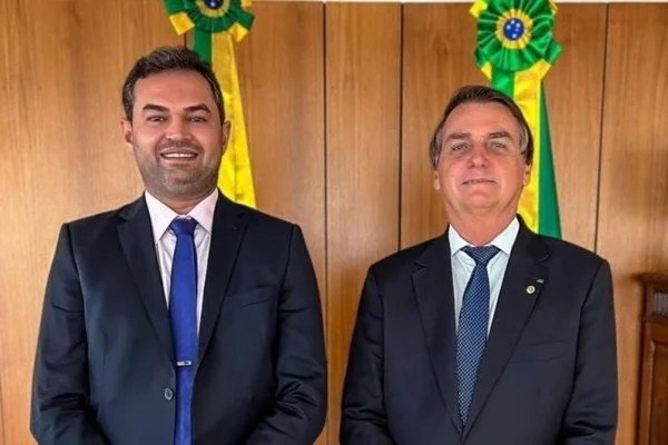 Bolsonaro pede autorização para receber visita de senador eleito por Rondônia