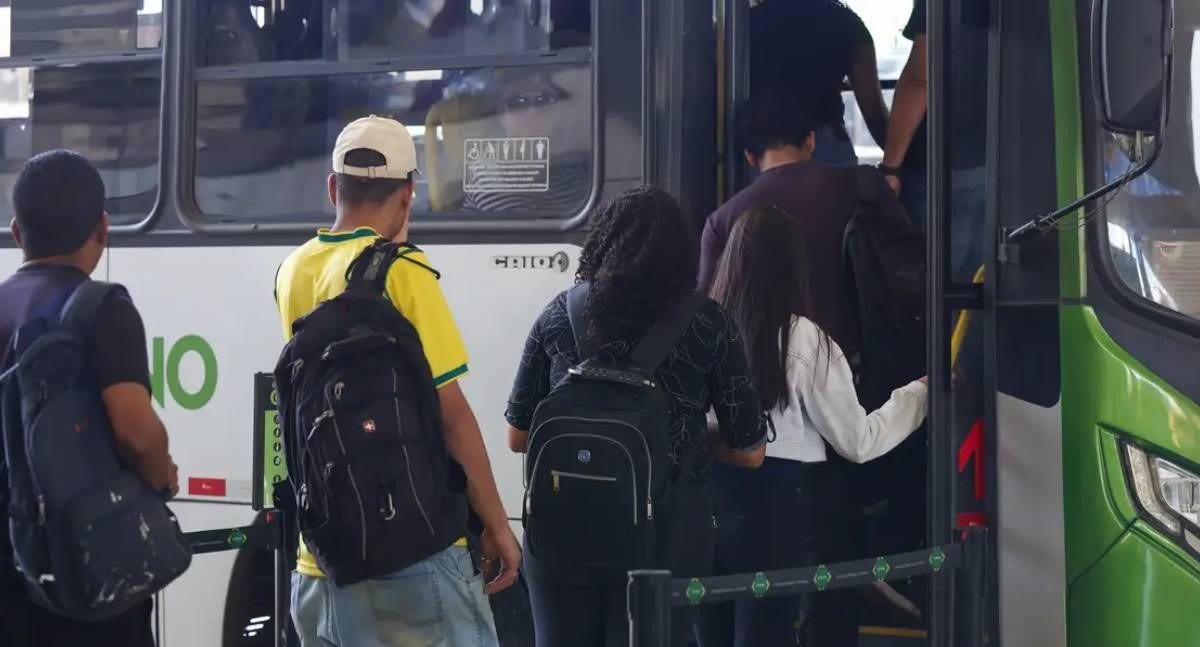 Capitais brasileiras garantem transporte público gratuito no segundo turno das Eleições 2026
