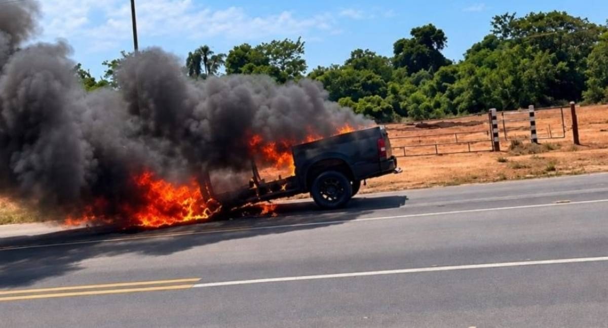 Caminhonete é destruída por incêndio durante teste mecânico em estrada de RO