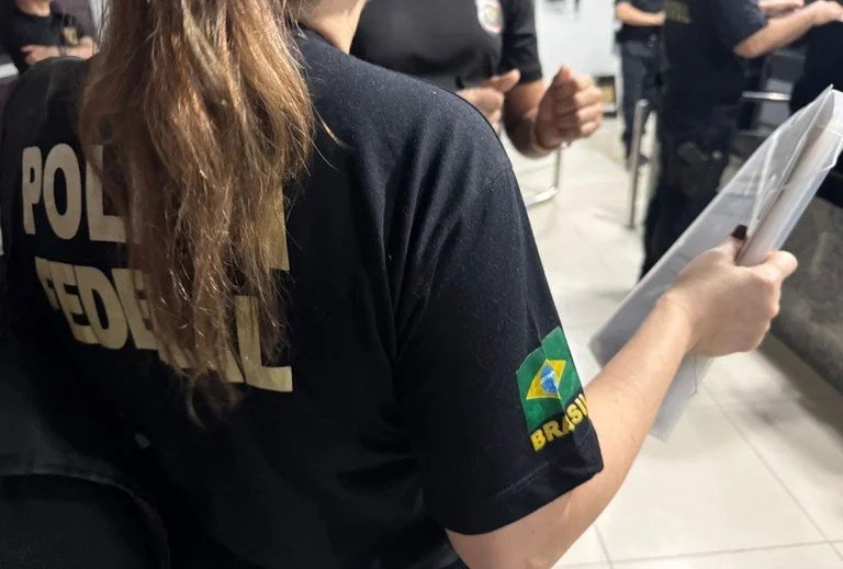 PF faz operação contra tráfico internacional de armas