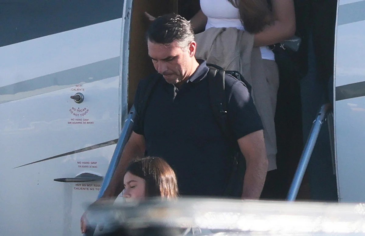 Entenda por que Flávio Bolsonaro não é considerado foragido